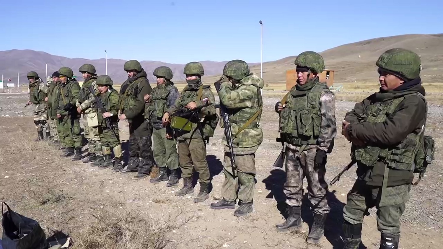 Тува цэргүүд орос цэргүүдэд дарамтлуулж байна гэв