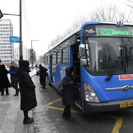 Нийтийн тээврээр зорчих төлбөр 1000 төгрөг байна