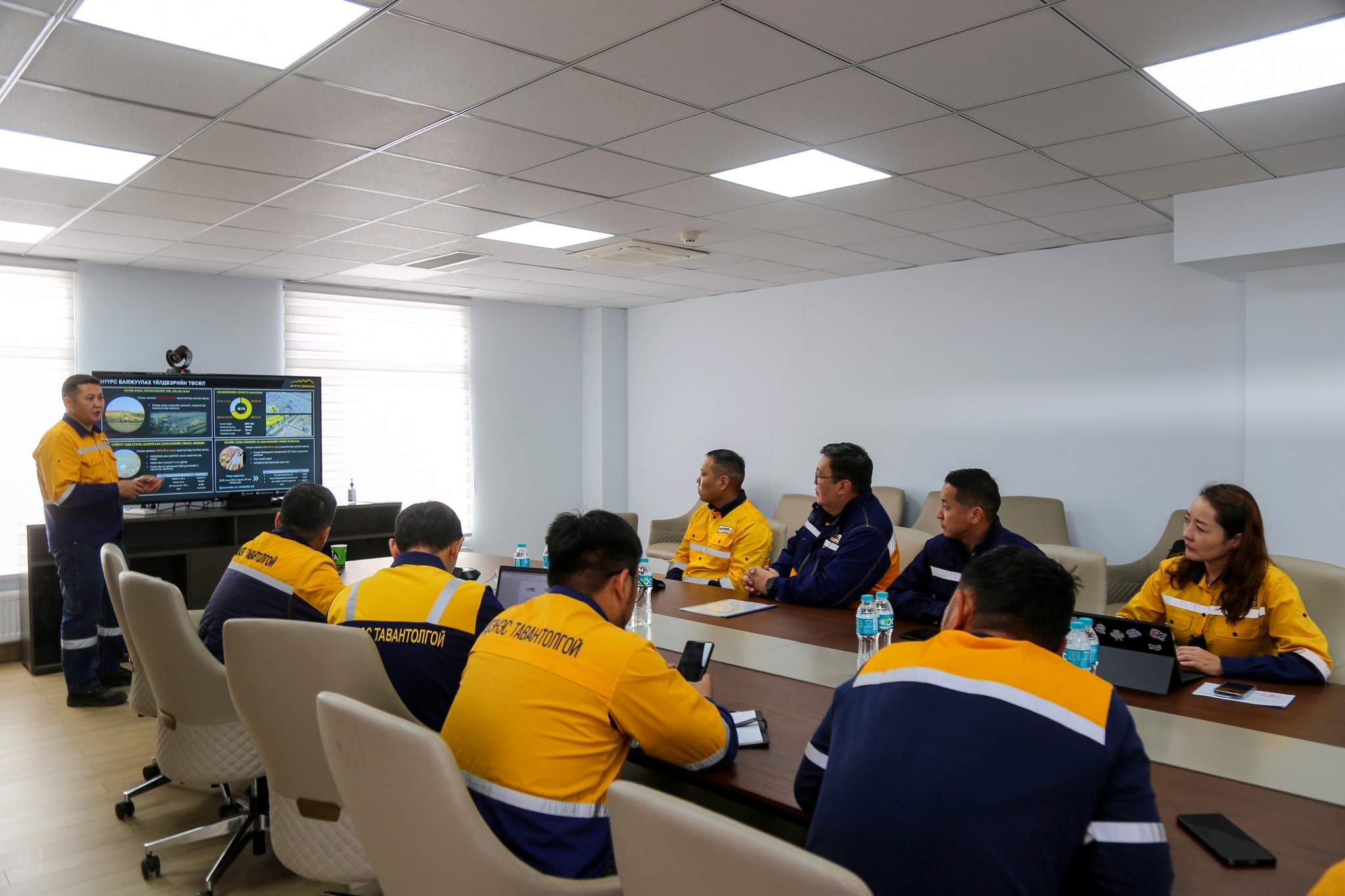 БҮРЭН ЭРХТ ТӨЛӨӨЛӨГЧИЙН БАГИЙН ГИШҮҮД "ЭРДЭНЭС ТАВАНТОЛГОЙ" ХК-ИЙН САЛБАРТ АЖИЛЛАЛАА